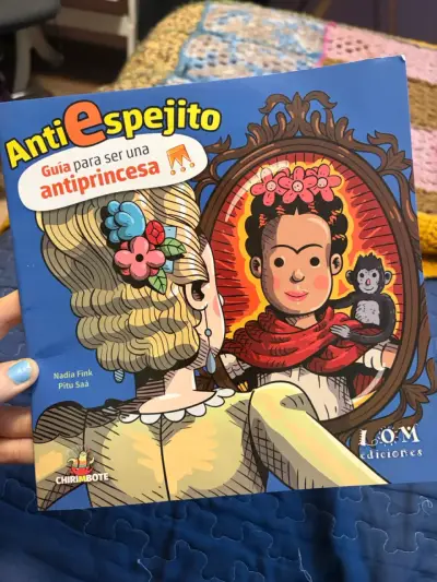 Libro Antiespejito Guía para Ser una Antiprincesa - miniatura 1
