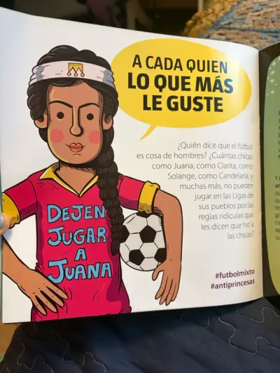 Libro Antiespejito Guía para Ser una Antiprincesa - miniatura 3