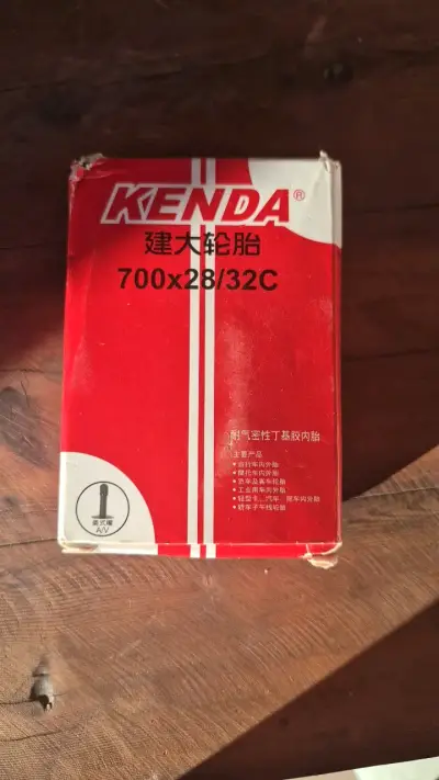 Cámara de bicicleta Kenda 700x28/32C - miniatura 1