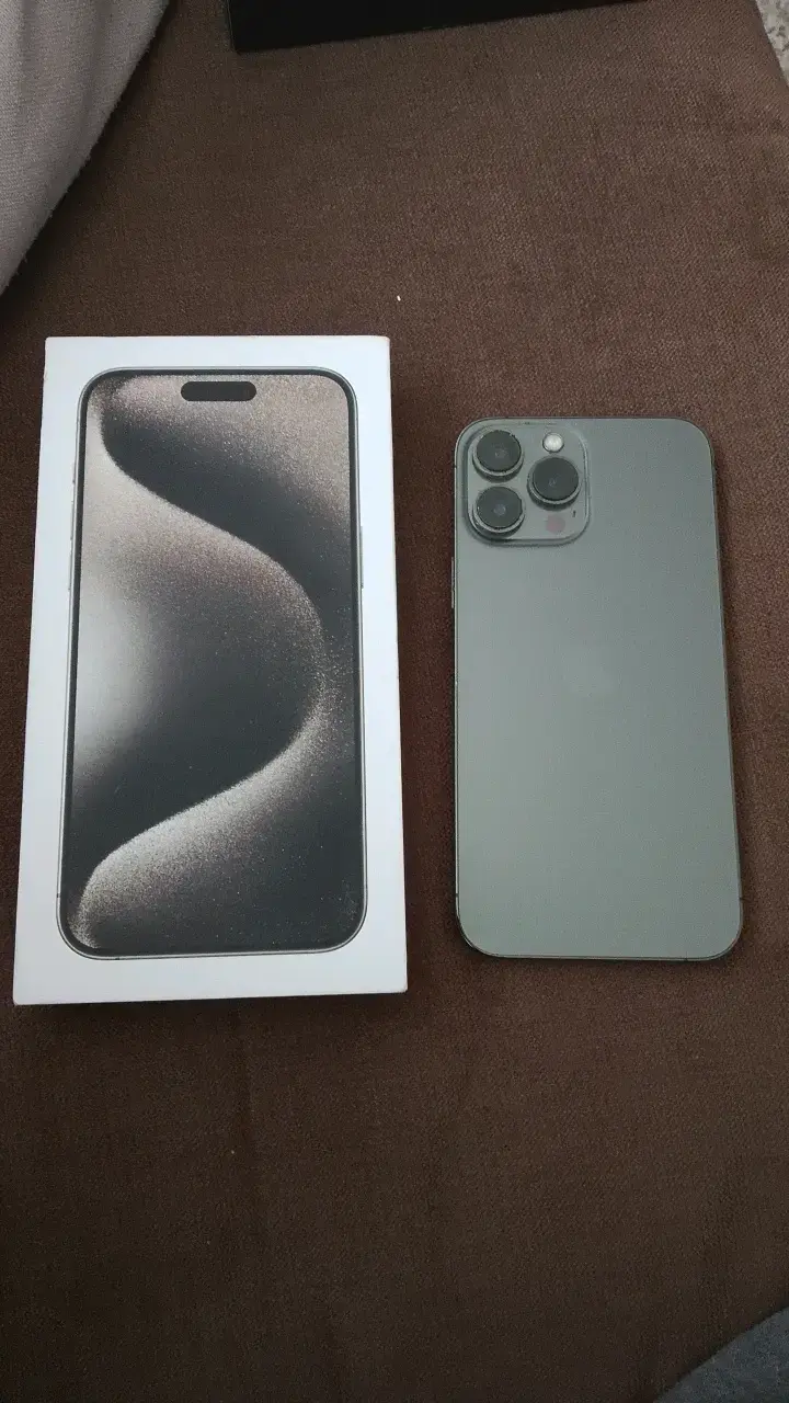 iPhone 15 Pro Max 256GB Gris PARA REPUESTO - 2