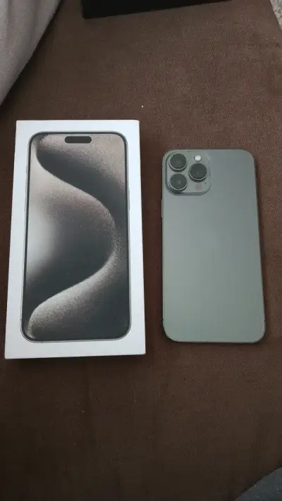 iPhone 15 Pro Max 256GB Gris PARA REPUESTO - miniatura 2