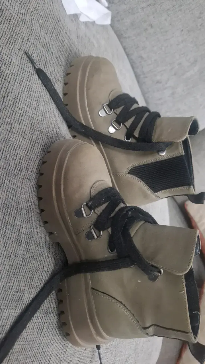 Botas de gamuza beige con cordones - 3