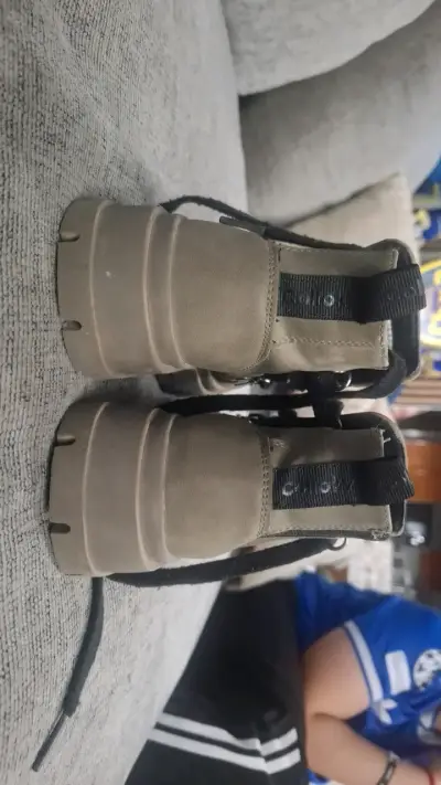 Botas de gamuza beige con cordones - miniatura 4