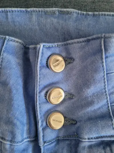 Jeans de tiro alto azul claro para mujer talla 32 - miniatura 5