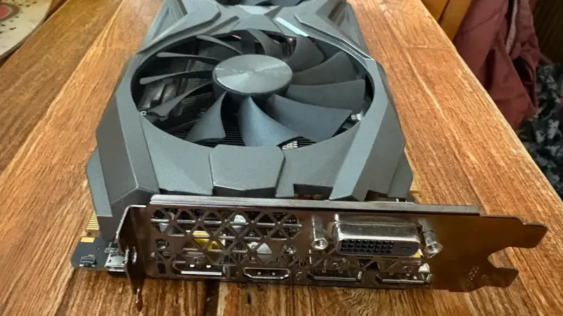 Tarjeta gráfica Zotac GeForce GTX 1080 Ti AMP! Edition 11GB - 2