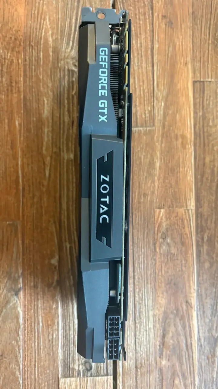 Tarjeta gráfica Zotac GeForce GTX 1080 Ti AMP! Edition 11GB - 6