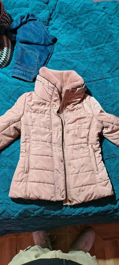 Chaqueta acolchada rosada con forro de felpa - miniatura 1