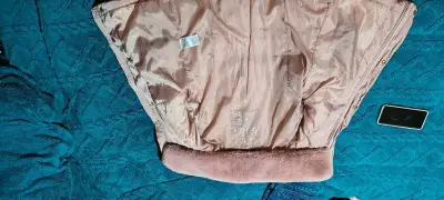 Chaqueta acolchada rosada con forro de felpa - miniatura 5