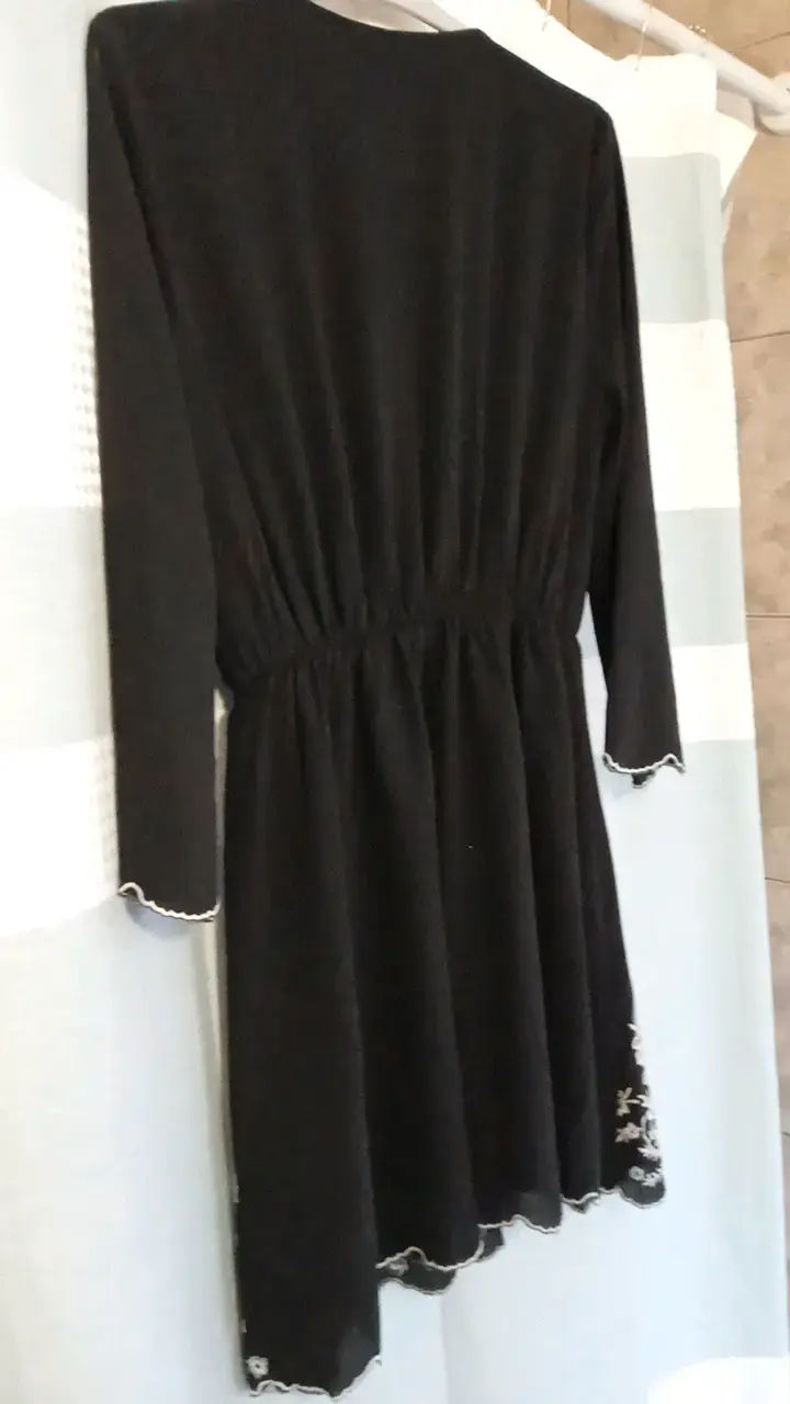 Vestido negro bordado floral para mujer - 2