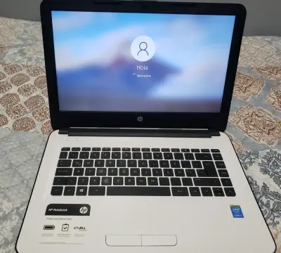 Notebook HP con Intel Core i3 en buen estado - miniatura 1