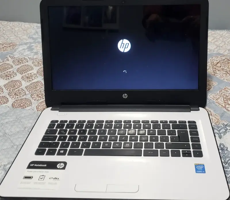 Notebook HP con Intel Core i3 en buen estado - 3