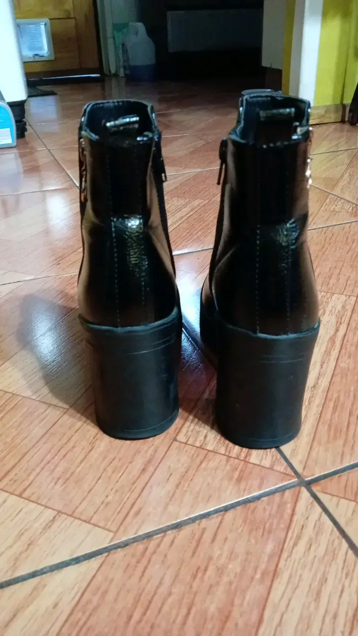 Botines de ecocuero negro con tacón alto - 3