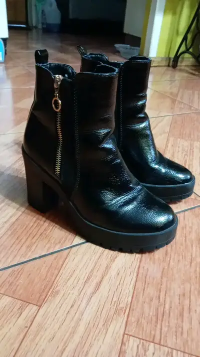 Botines de ecocuero negro con tacón alto - miniatura 5