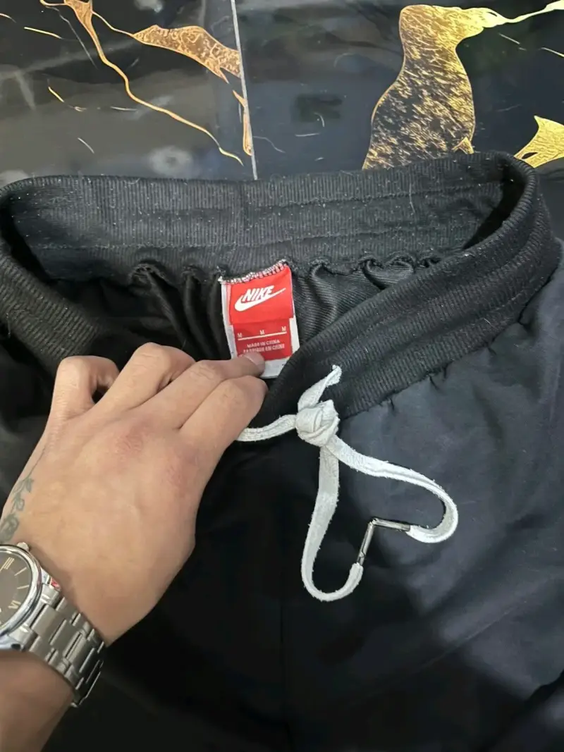 Shorts deportivos Nike negros - 2