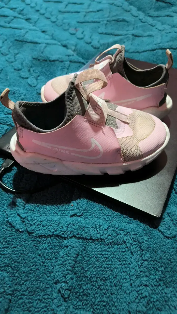 Zapatillas deportivas rosadas para niños Nike - 1