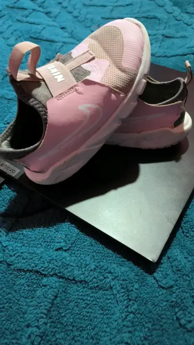 Zapatillas deportivas rosadas para niños Nike - miniatura 2