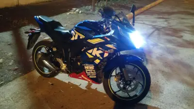 Motocicleta Suzuki Gixxer SF 150 - miniatura 2