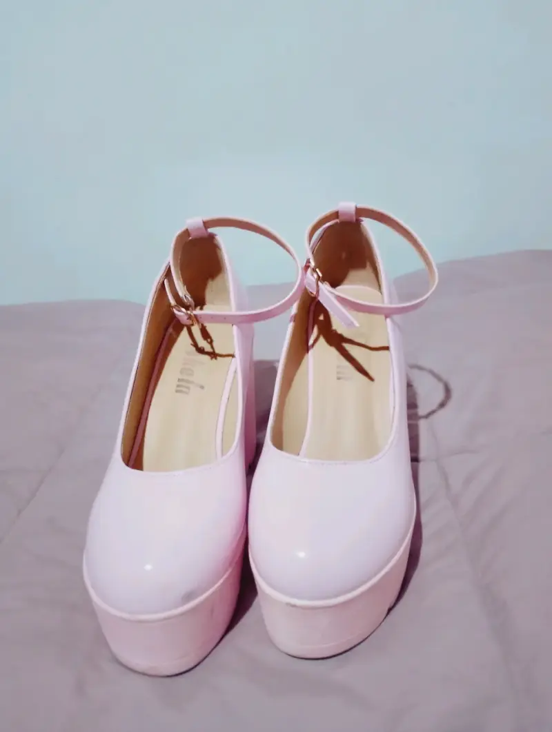 Zapatos de plataforma rosa con correa - 2