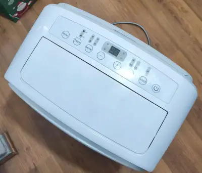 Aire acondicionado portátil Midea con control digital - miniatura 1