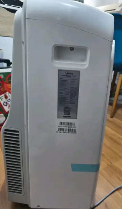 Aire acondicionado portátil Midea con control digital - miniatura 6