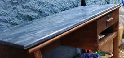 Mesa de mármol con base de madera - miniatura 2