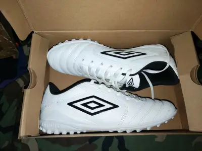 Zapatillas de fútbol Umbro Classico XII blancas - miniatura 1