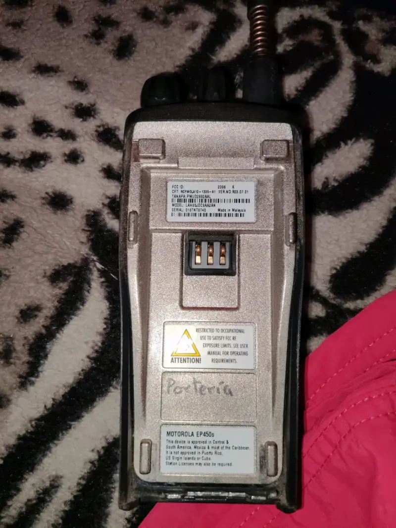 Radio portátil Motorola EP450 con batería - 3