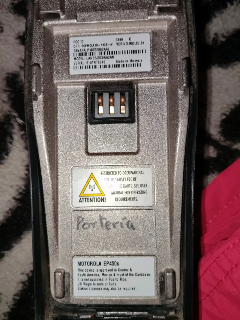 Radio portátil Motorola EP450 con batería - 6