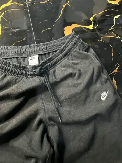 Pantalones deportivos Nike negros - miniatura 1