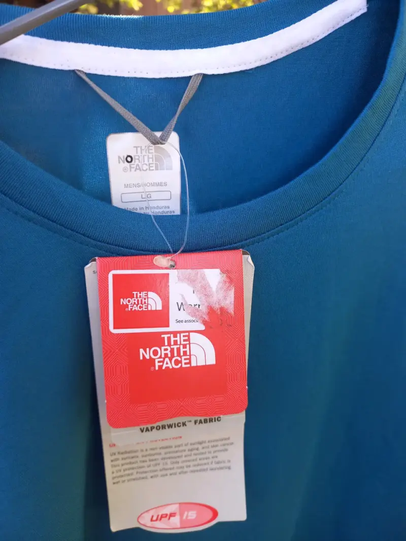 Polera azul The North Face para hombre - 2