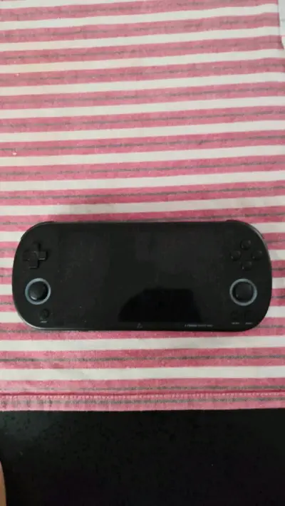 Consola portátil Trimui Smart Pro con juegos - miniatura 1