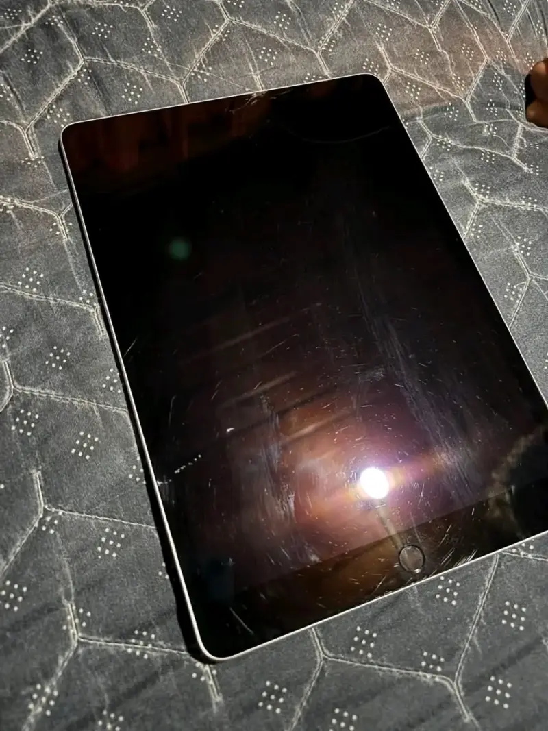 iPad Apple (Novena Generación) 64G - 2