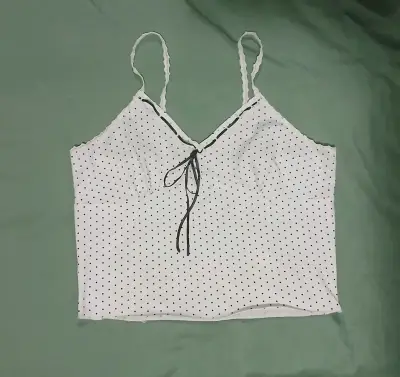 Top de tirantes blanco con lunares negros - miniatura 1