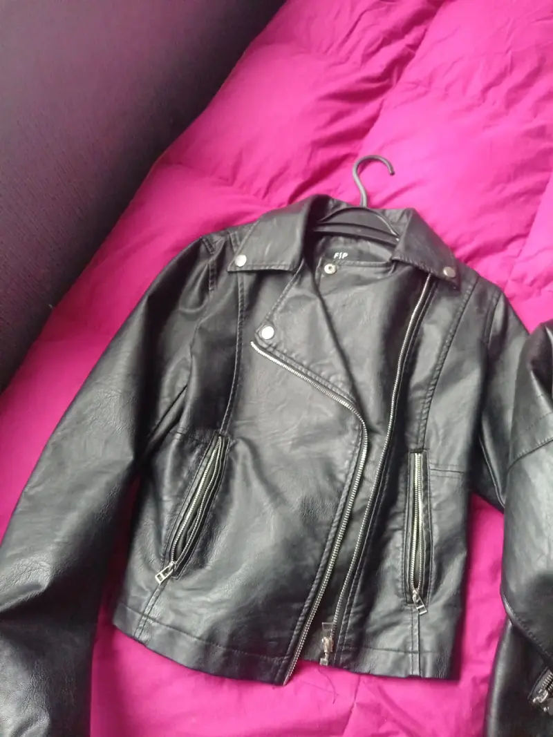 Chaqueta de cuero sintético negra para mujer - 2