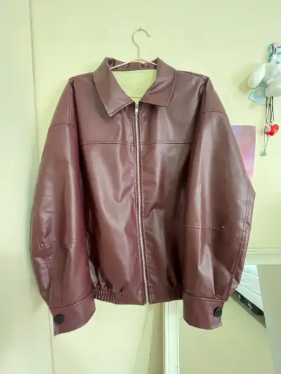 Chaqueta de cuero sintético burdeo - miniatura 2