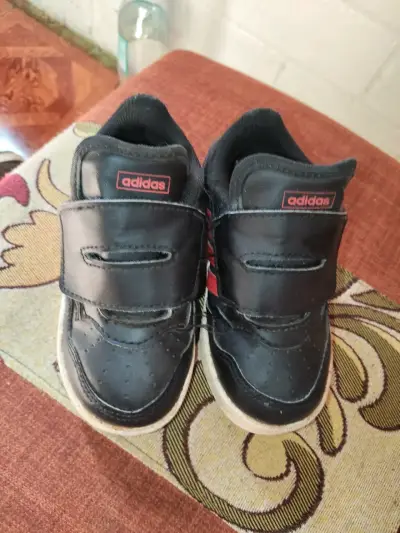 Zapatillas deportivas negras para niños Adidas - miniatura 2