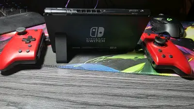 Nintendo Switch con joycons hori splid pro - miniatura 2