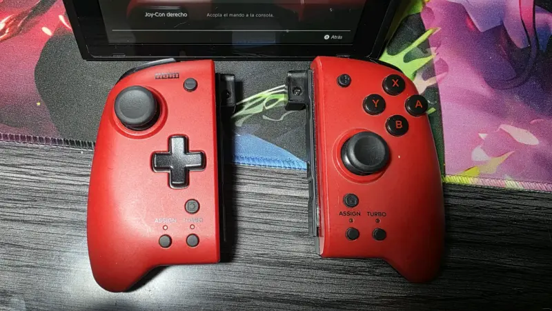 Nintendo Switch con joycons hori splid pro - 5