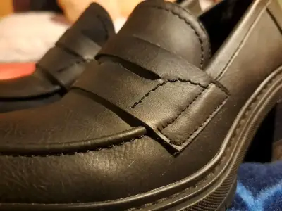 Mocasines cuero negro. Steem Land. Talla 35 - miniatura 2