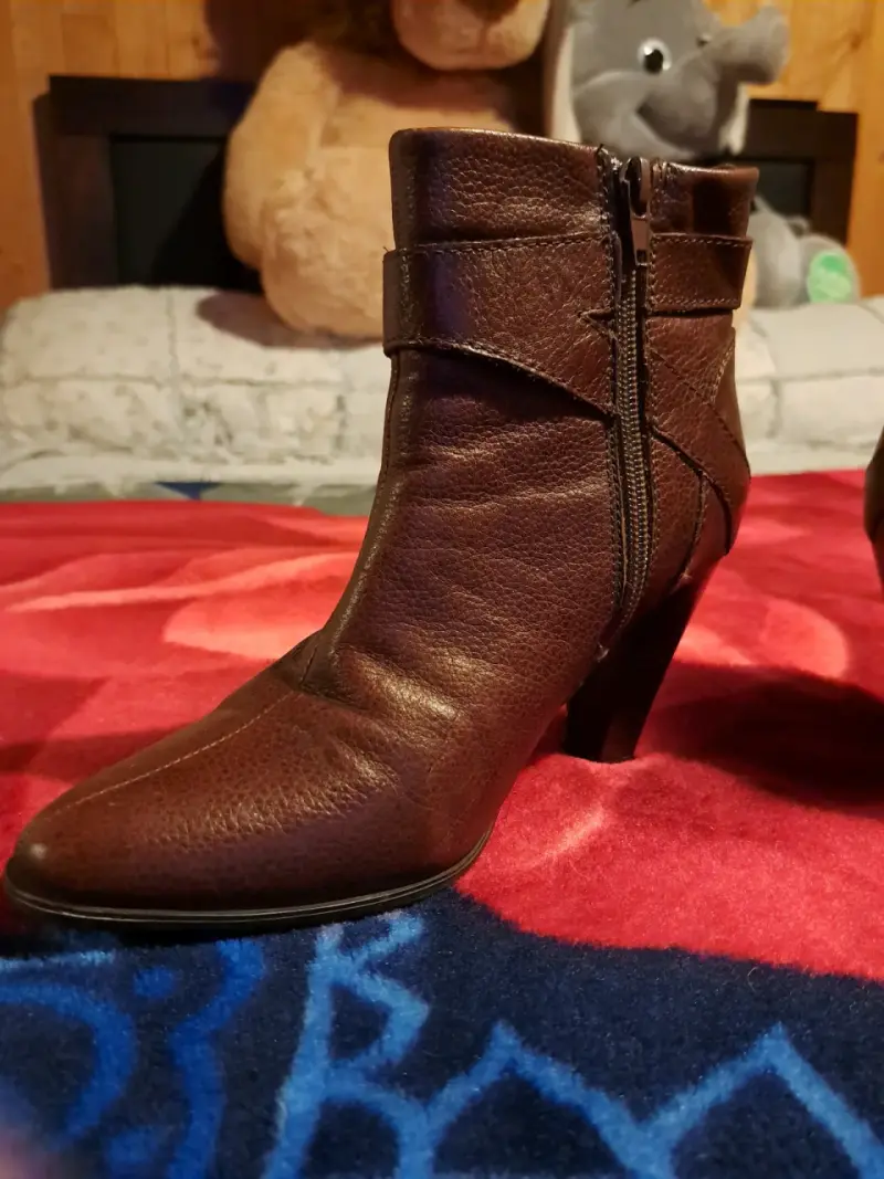 Botines de cuero marrón con tacón alto. Talla 35. - 3