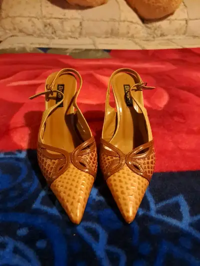 Zapatos de tacón alto marca Branco. Talla 34. - miniatura 1