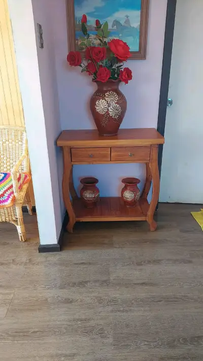 Mesa de arrimo de madera elegante - miniatura 5