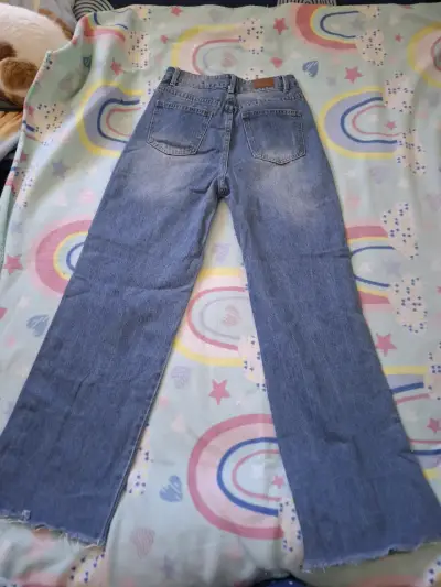 Jeans de mezclilla rasgados para mujer talla 34 - miniatura 2
