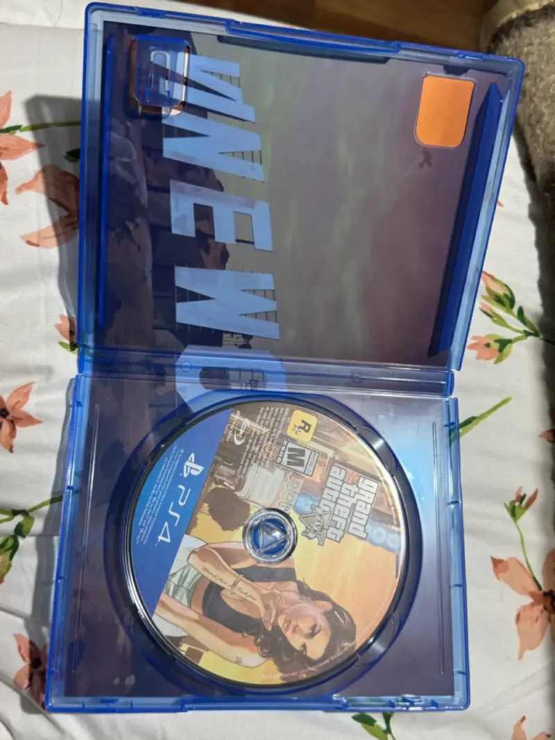 Juego PS4 Grand Theft Auto V en buen estado - 3