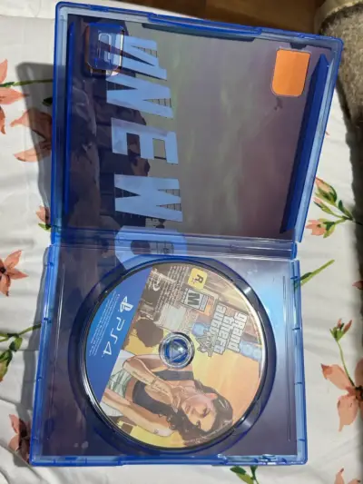 Juego PS4 Grand Theft Auto V en buen estado - miniatura 3