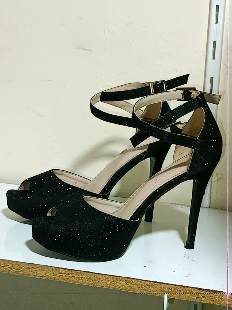 Tacones Negros con Brillo talla 39 - 1