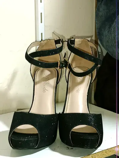 Tacones Negros con Brillo talla 39 - miniatura 2