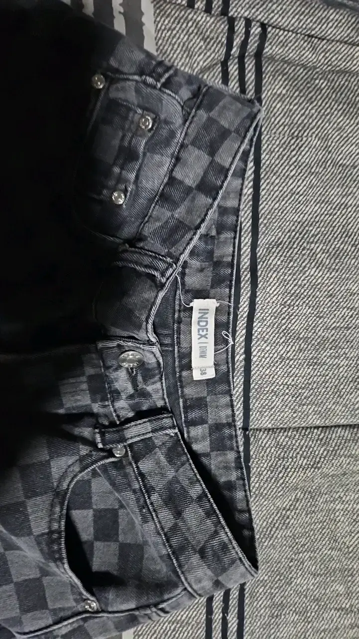 Shorts de mezclilla a cuadros negros - 2