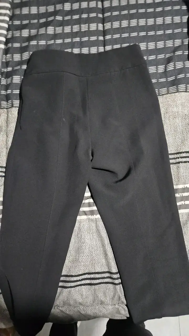 Pantalones negros de mujer Lineatre en buen estado - 2