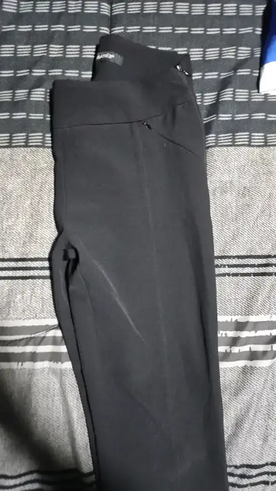 Pantalones negros de mujer Lineatre en buen estado - miniatura 3